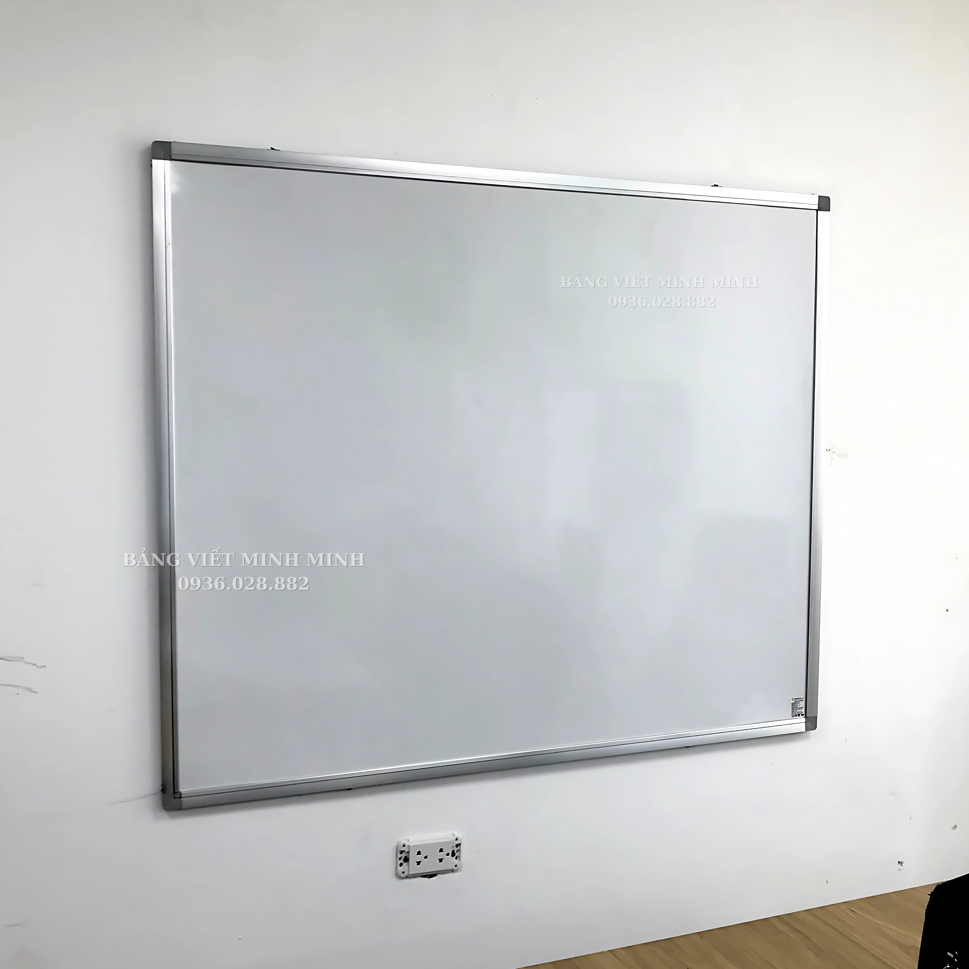 Bảng foocmica treo tường