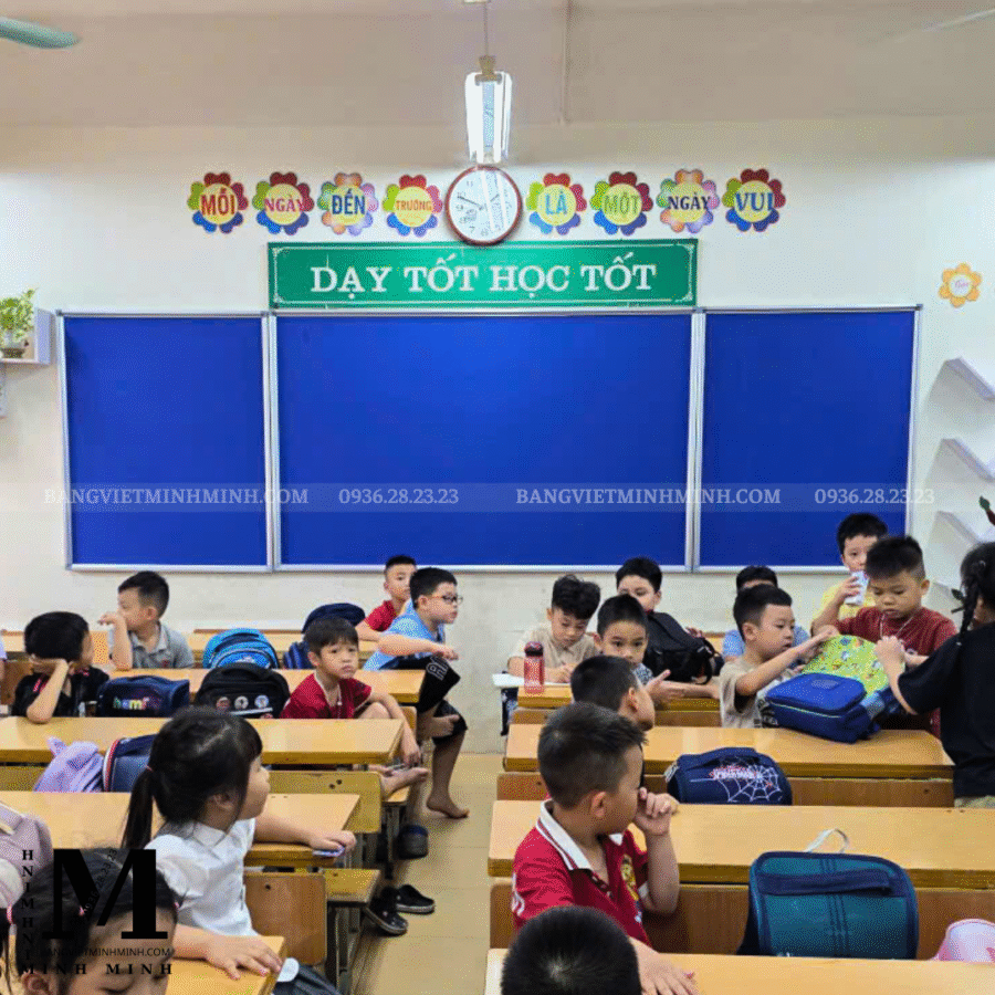 Bảng ghim vải nỉ treo tường (khung nhôm) 6 vai ni 04