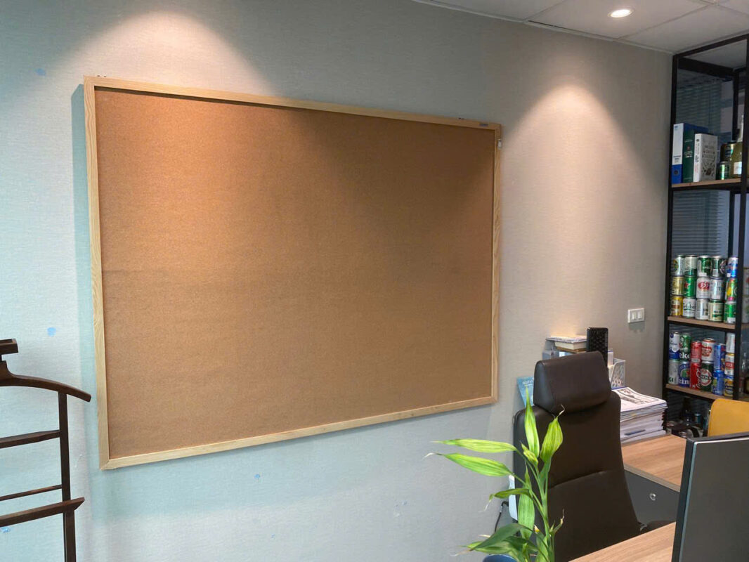 Bảng ghim lie bần khung gỗ tự nhiên